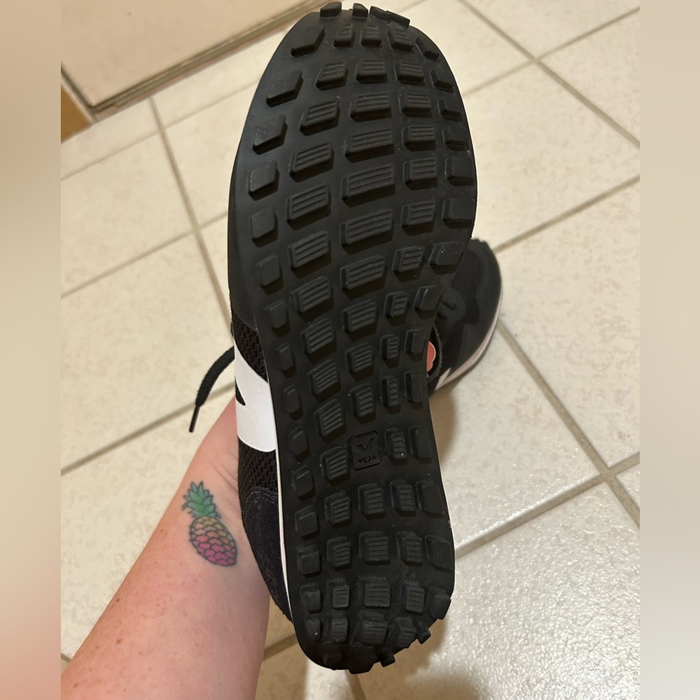 Veja SDU B-MESH BLACK WHITE Shoes - Women’s : 7 - Picture 6 of 8